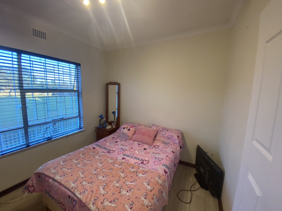 3 Bedroom Property for Sale in Farrarmere Gauteng