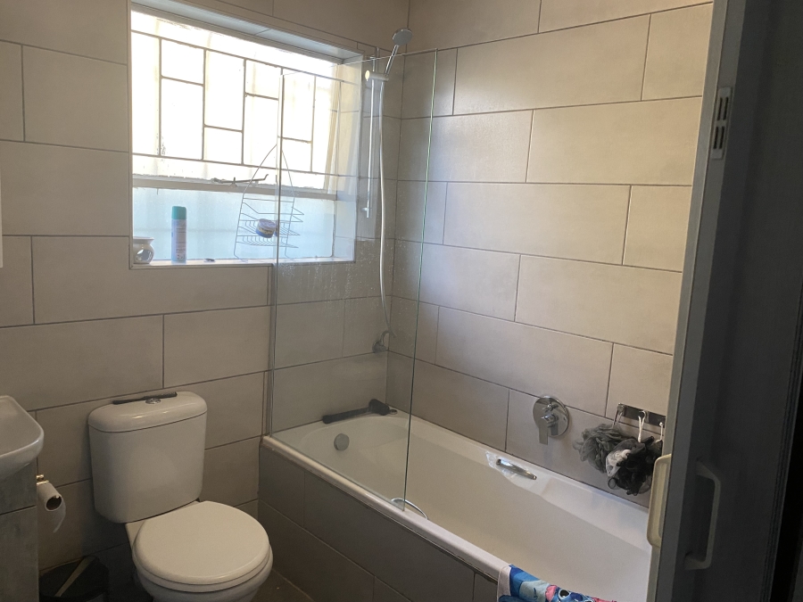 3 Bedroom Property for Sale in Farrarmere Gauteng