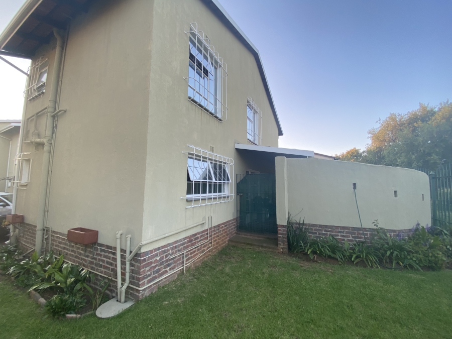 3 Bedroom Property for Sale in Farrarmere Gauteng