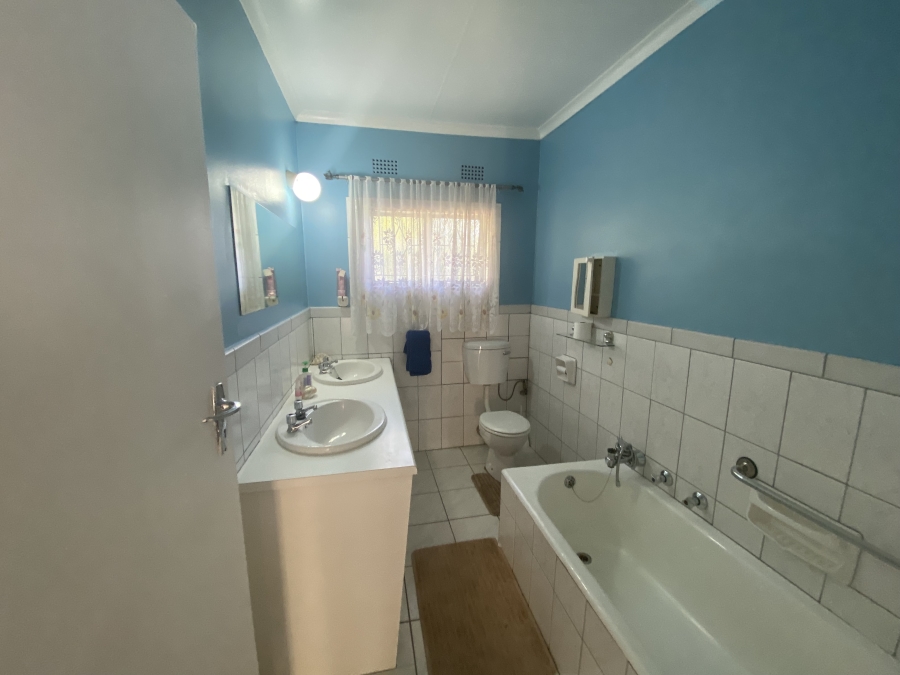 4 Bedroom Property for Sale in Atlasville Gauteng