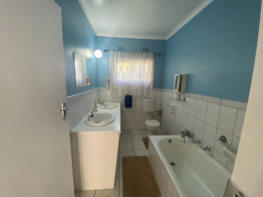 4 Bedroom Property for Sale in Atlasville Gauteng