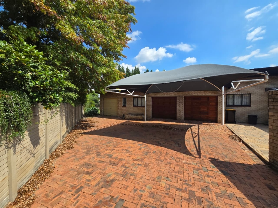 4 Bedroom Property for Sale in Three Rivers East Gauteng