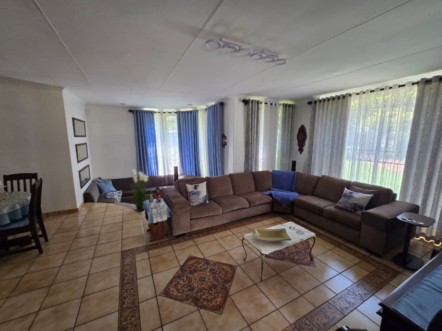 4 Bedroom Property for Sale in Three Rivers East Gauteng
