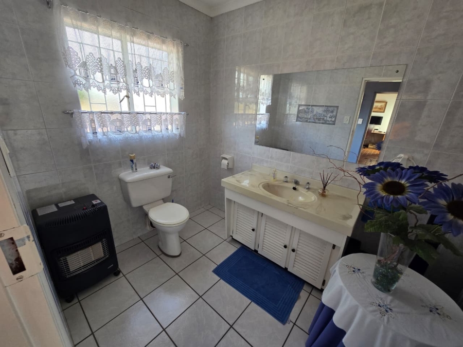 4 Bedroom Property for Sale in Three Rivers East Gauteng