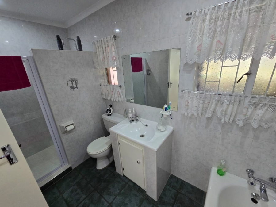 4 Bedroom Property for Sale in Three Rivers East Gauteng