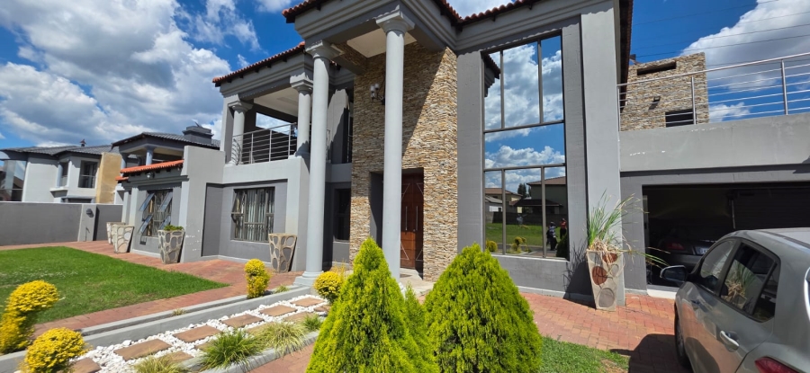 5 Bedroom Property for Sale in Risiville Gauteng