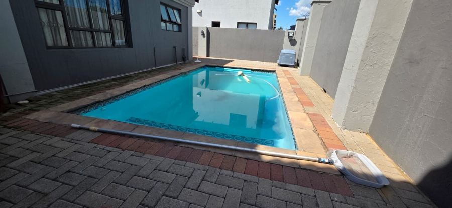 5 Bedroom Property for Sale in Risiville Gauteng