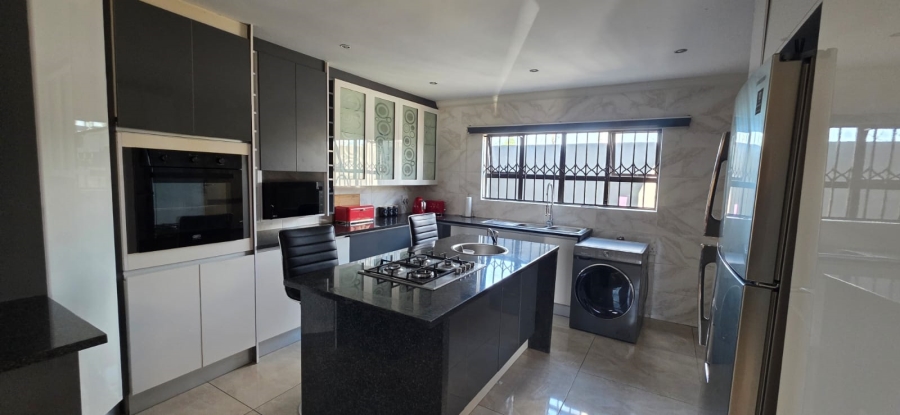5 Bedroom Property for Sale in Risiville Gauteng