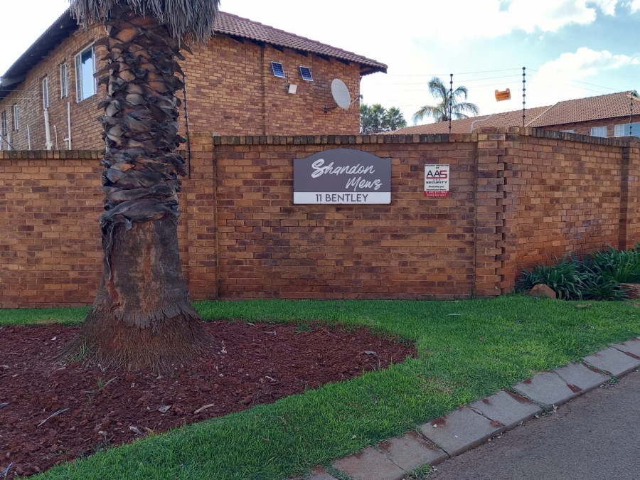 2 Bedroom Property for Sale in Kenleaf Gauteng