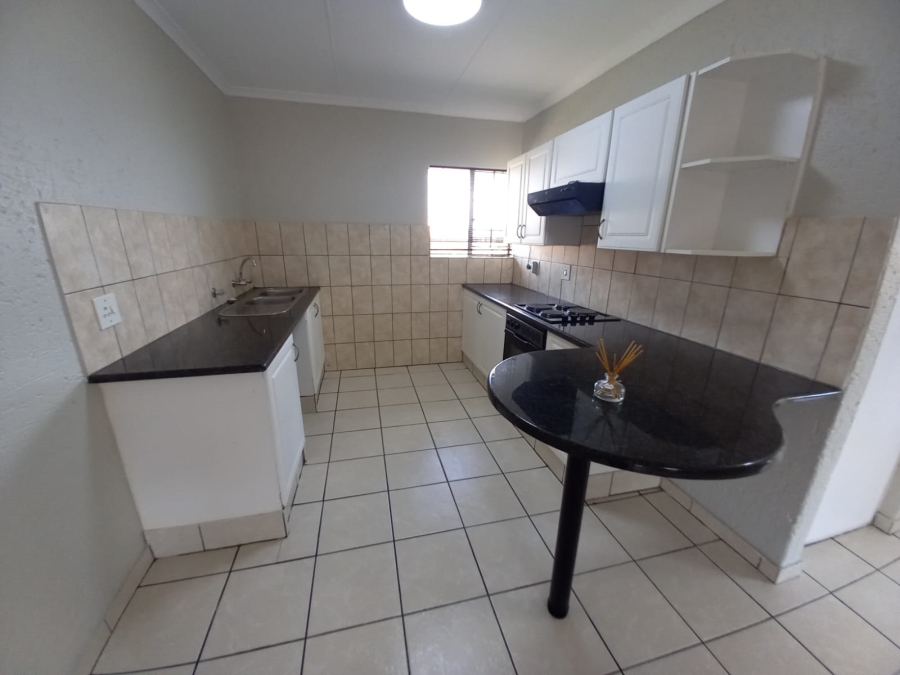 2 Bedroom Property for Sale in Kenleaf Gauteng