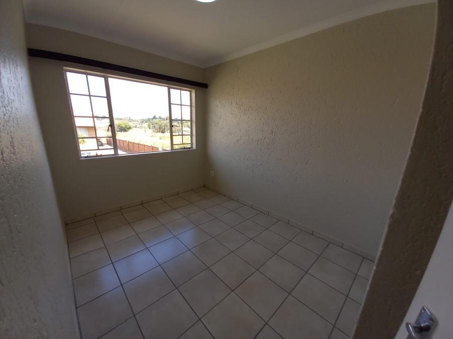 2 Bedroom Property for Sale in Kenleaf Gauteng