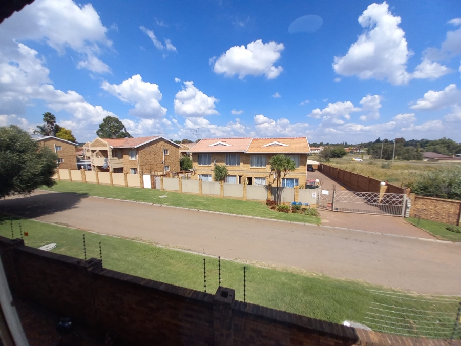 2 Bedroom Property for Sale in Kenleaf Gauteng