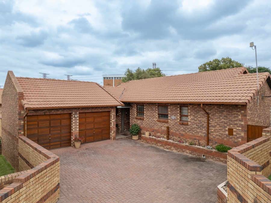 3 Bedroom Property for Sale in Van Riebeeck Park Gauteng