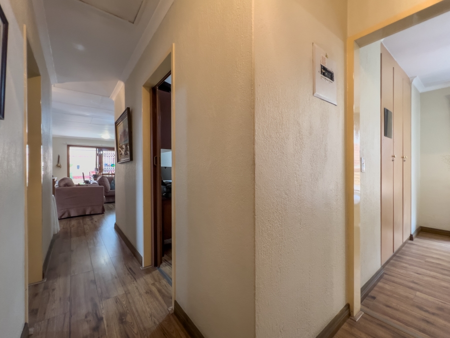 3 Bedroom Property for Sale in Van Riebeeck Park Gauteng