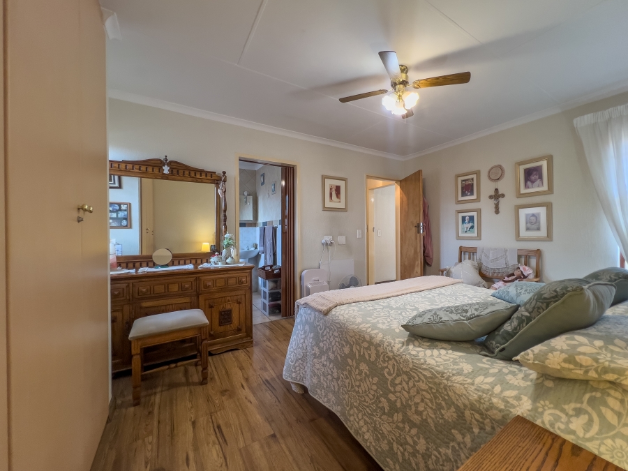 3 Bedroom Property for Sale in Van Riebeeck Park Gauteng