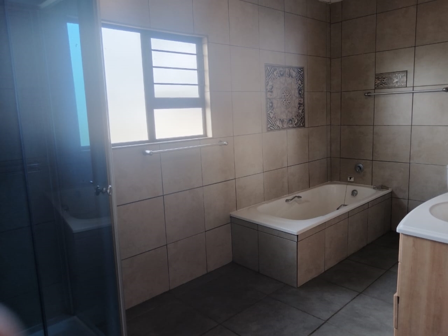 7 Bedroom Property for Sale in Kensington Gauteng