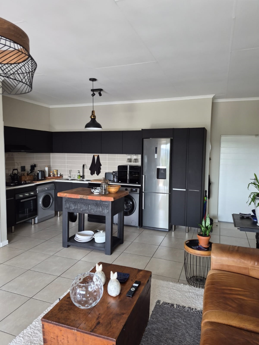 To Let 1 Bedroom Property for Rent in Modderfontein Gauteng