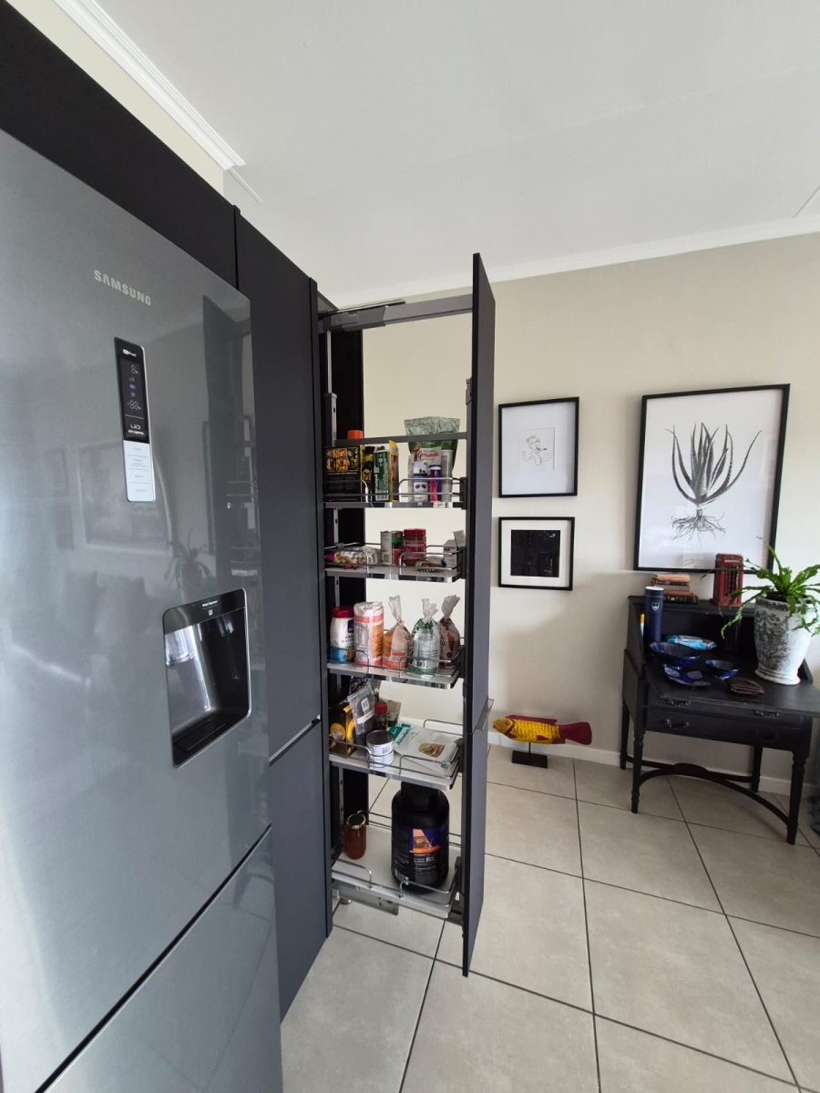 To Let 1 Bedroom Property for Rent in Modderfontein Gauteng