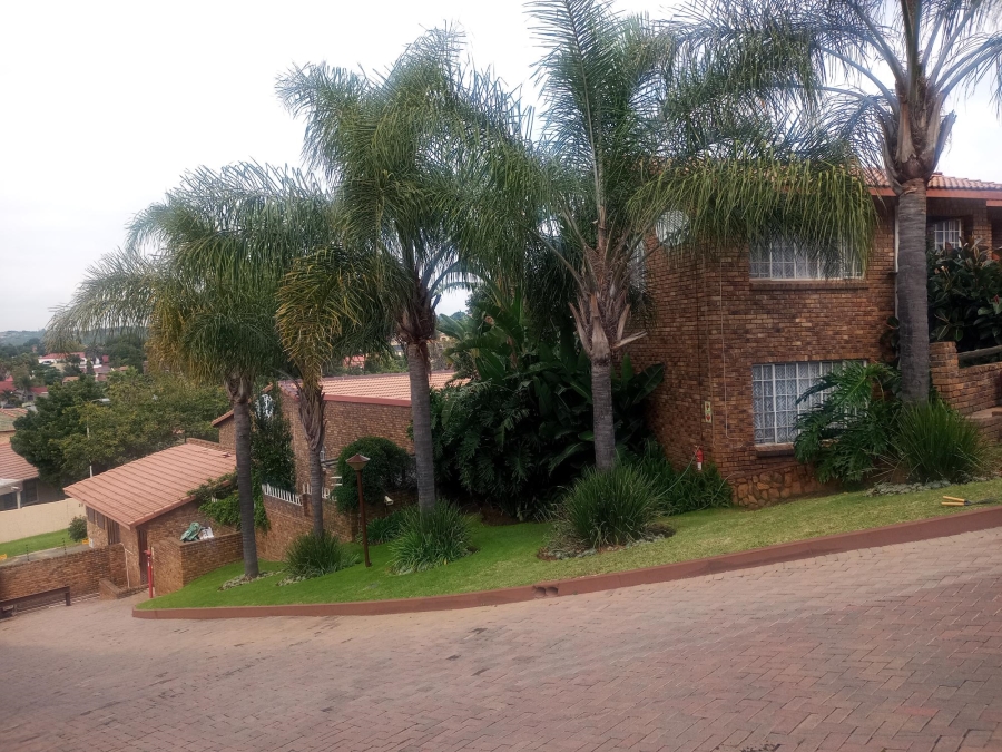 2 Bedroom Property for Sale in Ridgeway Gauteng