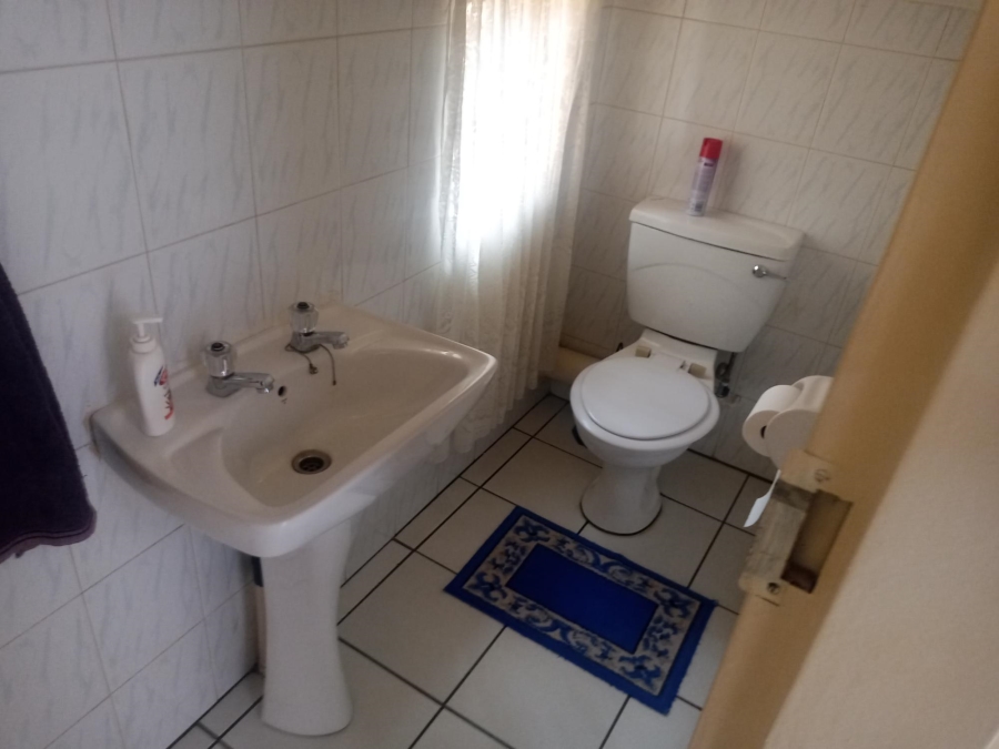 2 Bedroom Property for Sale in Ridgeway Gauteng