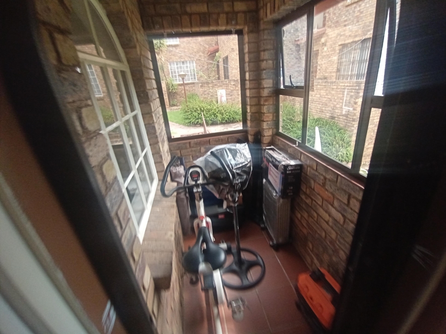 2 Bedroom Property for Sale in Ridgeway Gauteng