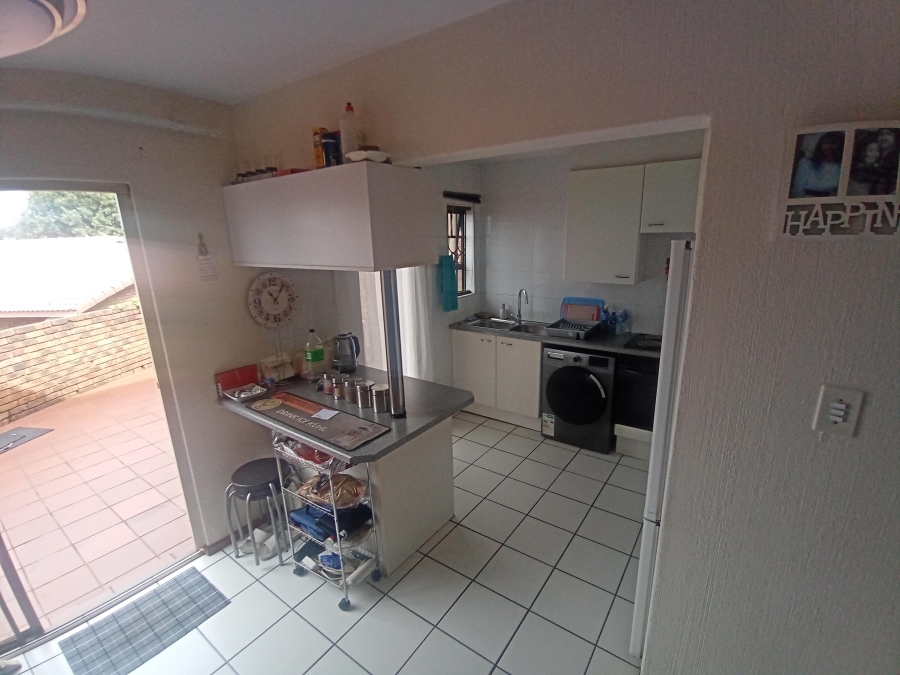 2 Bedroom Property for Sale in Ridgeway Gauteng