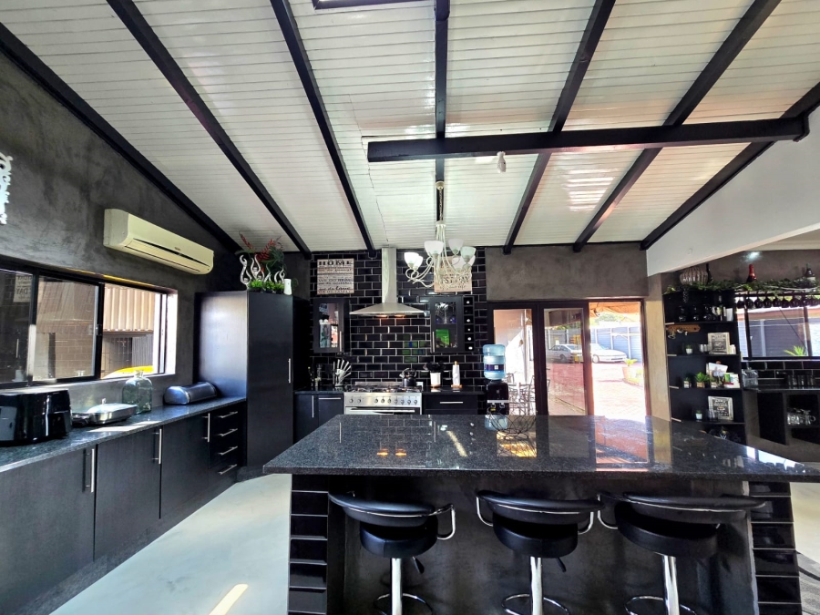 5 Bedroom Property for Sale in Raceview Gauteng