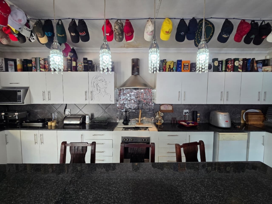 5 Bedroom Property for Sale in Raceview Gauteng