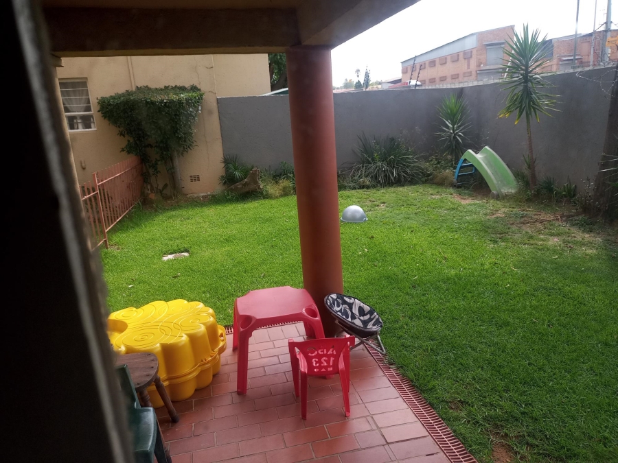 1 Bedroom Property for Sale in Brackendowns Gauteng