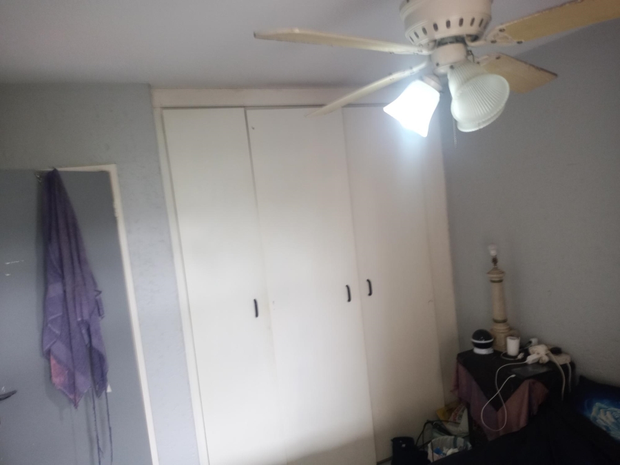 1 Bedroom Property for Sale in Brackendowns Gauteng