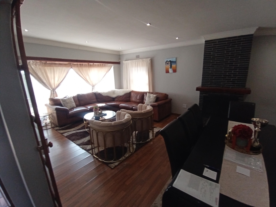4 Bedroom Property for Sale in Brackenhurst Gauteng
