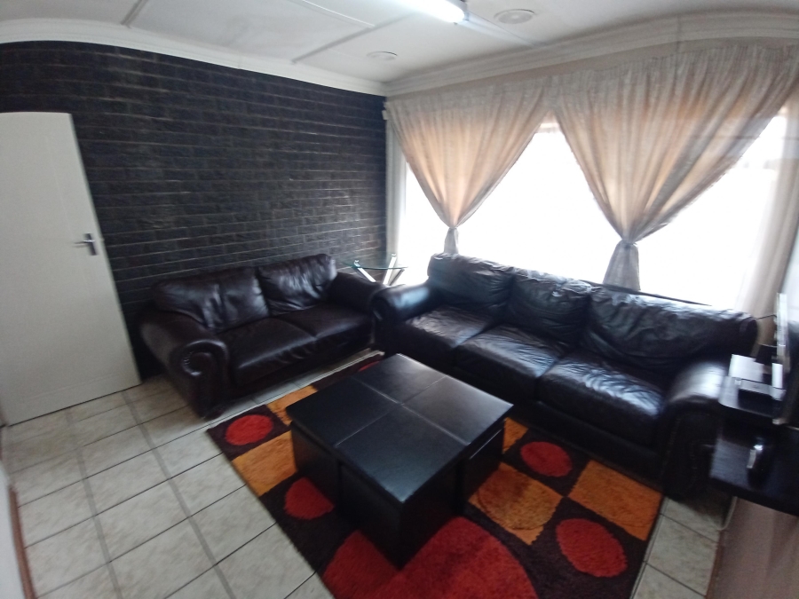 4 Bedroom Property for Sale in Brackenhurst Gauteng