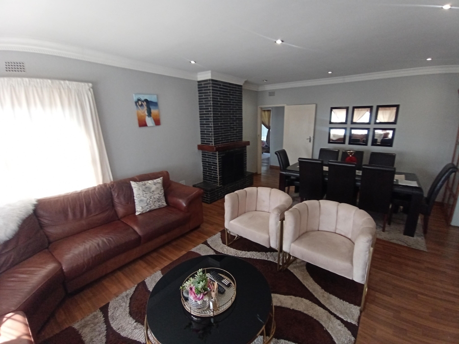 4 Bedroom Property for Sale in Brackenhurst Gauteng