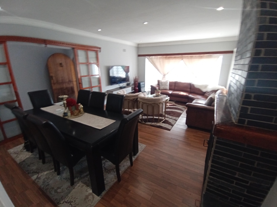 4 Bedroom Property for Sale in Brackenhurst Gauteng