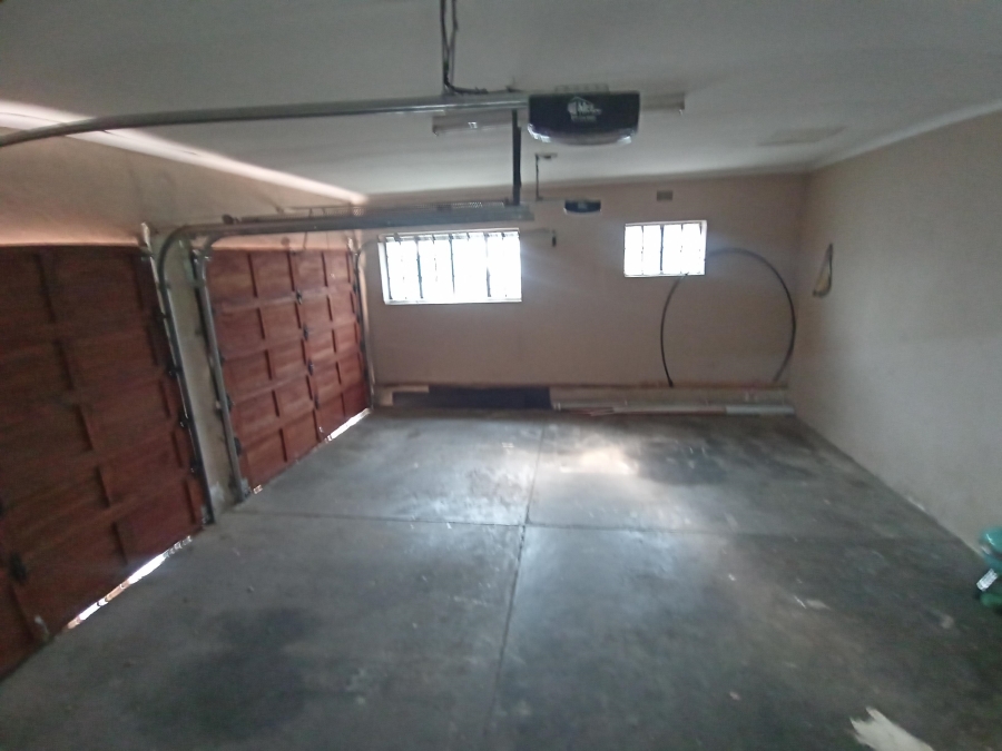 4 Bedroom Property for Sale in Brackenhurst Gauteng