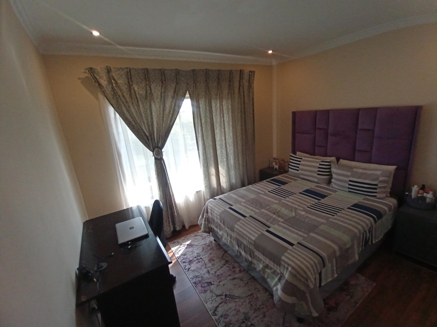 4 Bedroom Property for Sale in Brackenhurst Gauteng