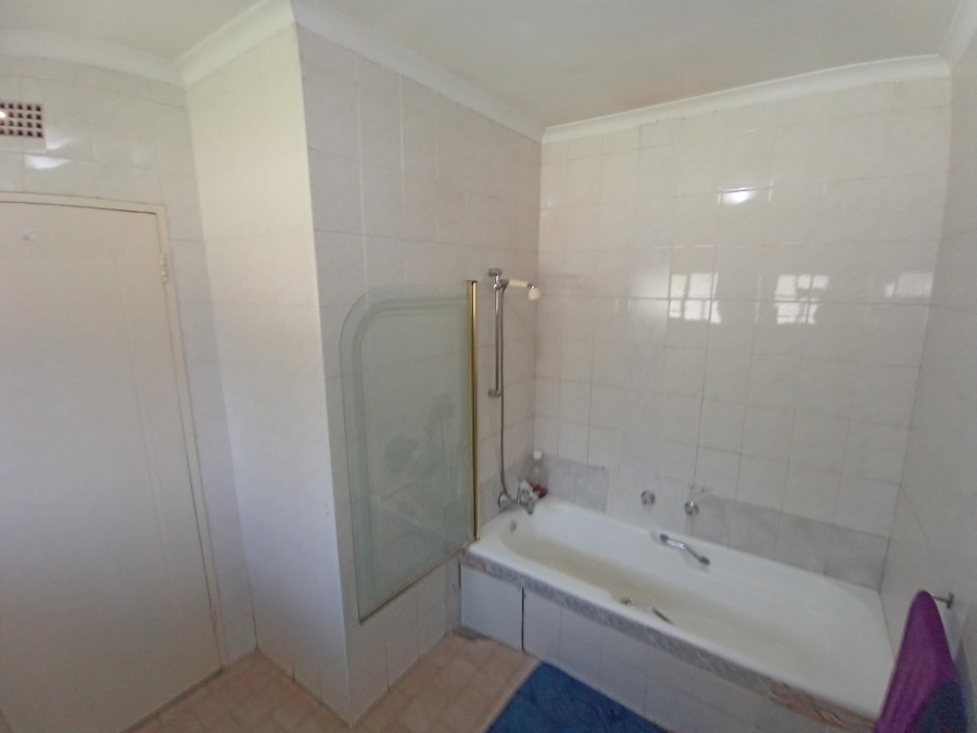 4 Bedroom Property for Sale in Brackenhurst Gauteng