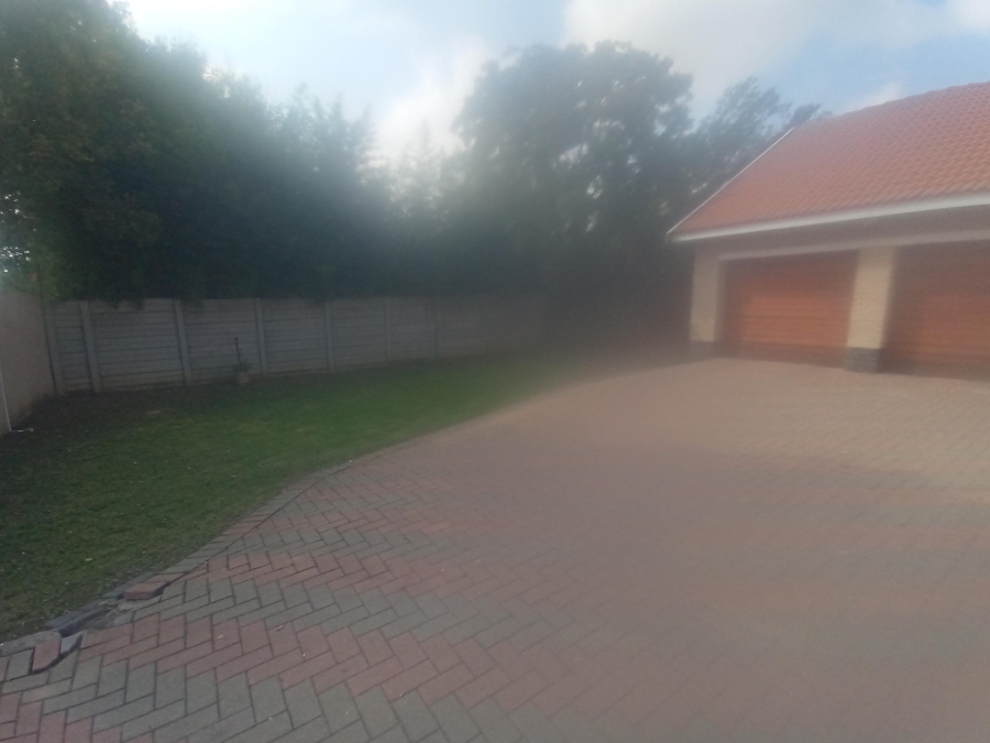 4 Bedroom Property for Sale in Brackenhurst Gauteng