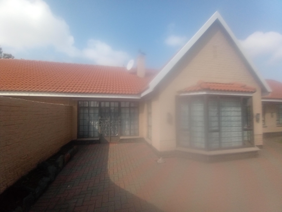 4 Bedroom Property for Sale in Brackenhurst Gauteng