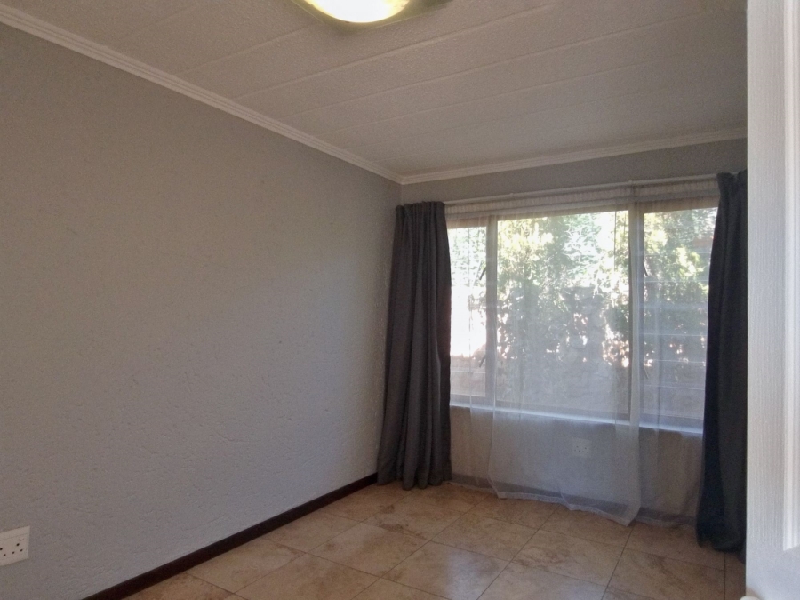 1 Bedroom Property for Sale in Northcliff Gauteng