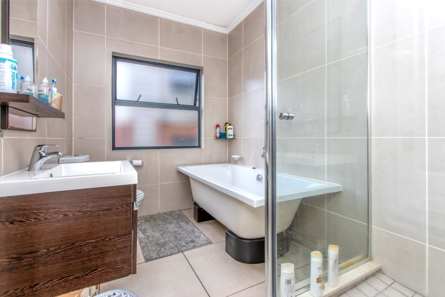 2 Bedroom Property for Sale in Fourways Gauteng