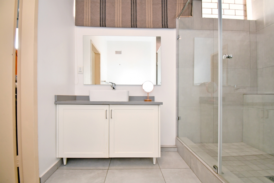 2 Bedroom Property for Sale in Atholl Gauteng