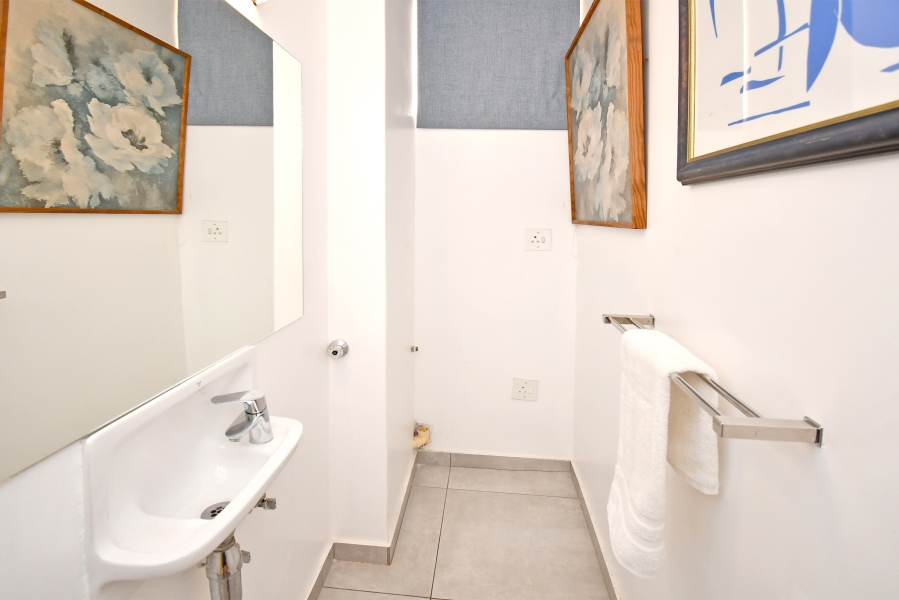 2 Bedroom Property for Sale in Atholl Gauteng