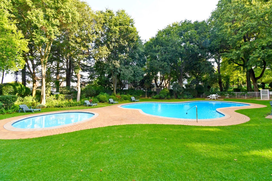 2 Bedroom Property for Sale in Atholl Gauteng