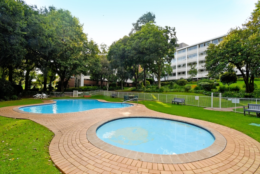 2 Bedroom Property for Sale in Atholl Gauteng