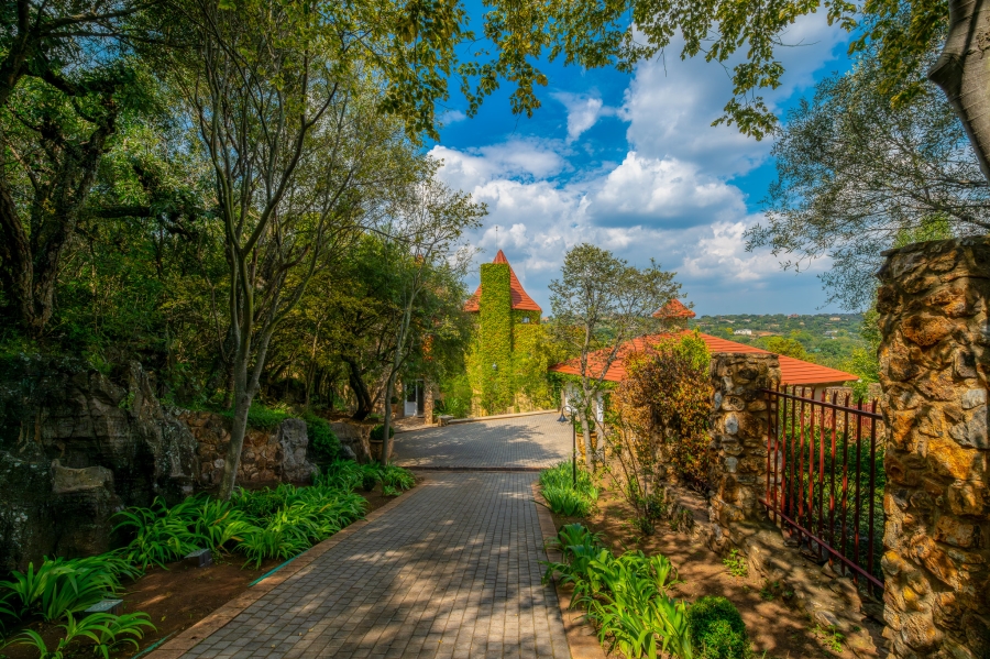 5 Bedroom Property for Sale in Cornwall Hill Gauteng