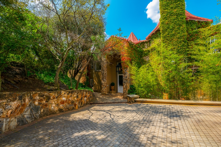 5 Bedroom Property for Sale in Cornwall Hill Gauteng