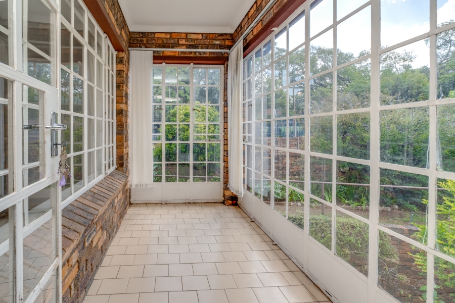 1 Bedroom Property for Sale in Bryanston Gauteng