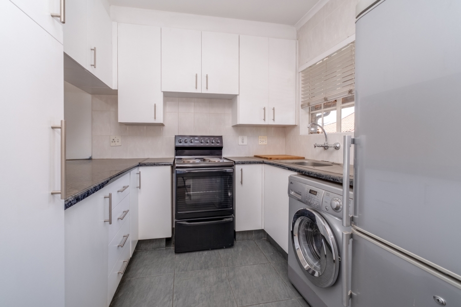 1 Bedroom Property for Sale in Bryanston Gauteng