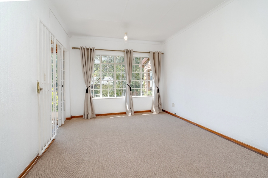 1 Bedroom Property for Sale in Bryanston Gauteng